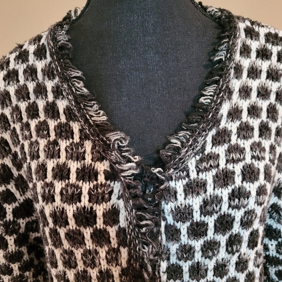 KEREN HART Cardigan, Black and White with Fringe Detail, Size Medium - Picture 5 of 12
